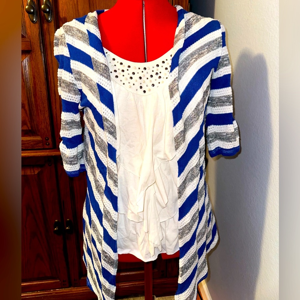 Beautiful attached blouse